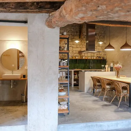 Casa Comalats Montoliu de Segarra